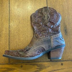 ariat cowboy boot